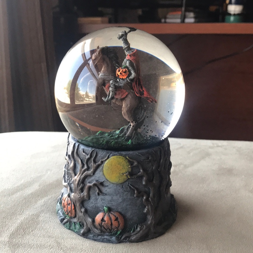 Headless Horsemen Snow Globe